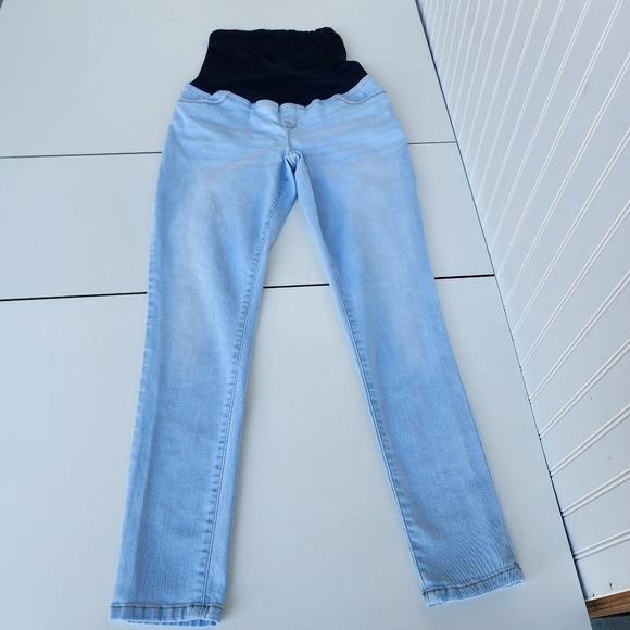 Isabel Maternity by Ingrid & Isabel Denim - Isabel Maternity Light Blue Denim Pockets Full Panel Stretch Skinny Jeans 6